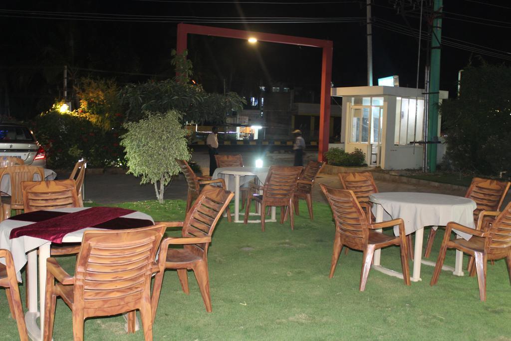 Hotel Kalyani Mysore Luaran gambar